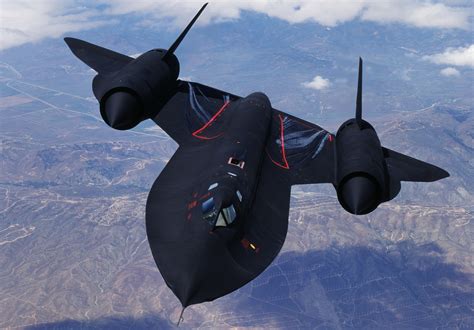 The famous clarence kelly johnson is the name behind many of the advanced concepts of. Lockheed SR-71 Blackbird - avionslegendaires.net