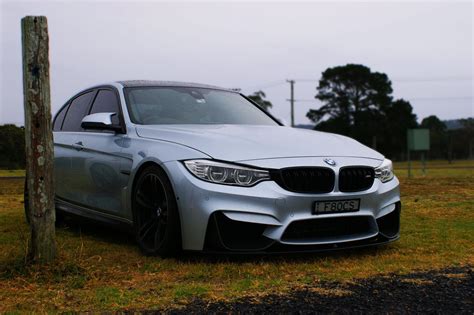 In the usa, it was the second single from the album and reached number three on billboard magazine's mainstream rock chart in 1986, where it stayed for three weeks between july and august. M3 in the rain, beautiful car : BMW