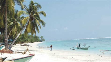 Searah dengan jalan menuju perbatasan lampung. Pantai Laguna Kaur : Pantai Laguna Kunjungan Wajib Bagi ...