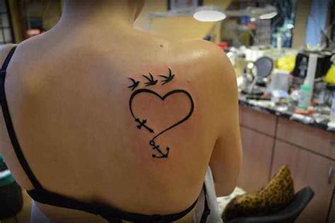 Herz tattoo ideen 40 vorlagen fur frauen und manner … Herz und Vögel Schulter Tattoo - tattoovorlagen24.com ...