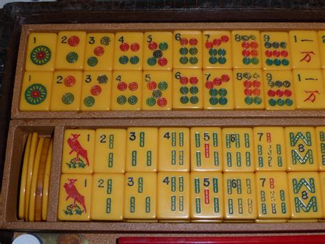 Rare Vintage Mah Jongg Mahjong Bakelite 160 Tiles 3 Dice 5 Racks