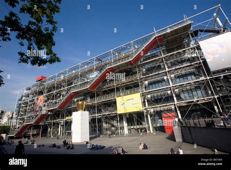 Exterior Of Centre Georges Pompidou Stock Photo Alamy