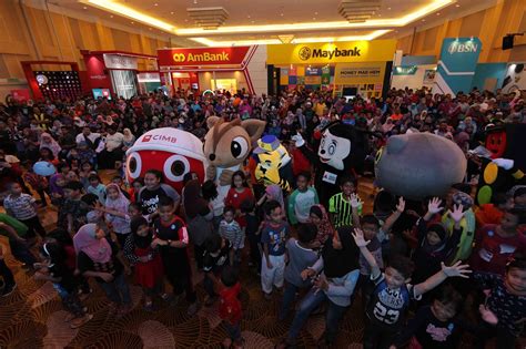 It's located about 5 miles (8 km) southwest of the city centre. Bank Negara Malaysia dan Industri Kewangan Anjur Karnival ...