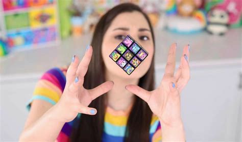 Youtube Artist Moriah Elizabeth Lands Custom Rubiks Cube Collab