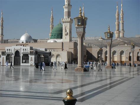 Medina, arash — doga doga 03:15. Prophet's Mosque At Medina Photograph by Wali Sabur