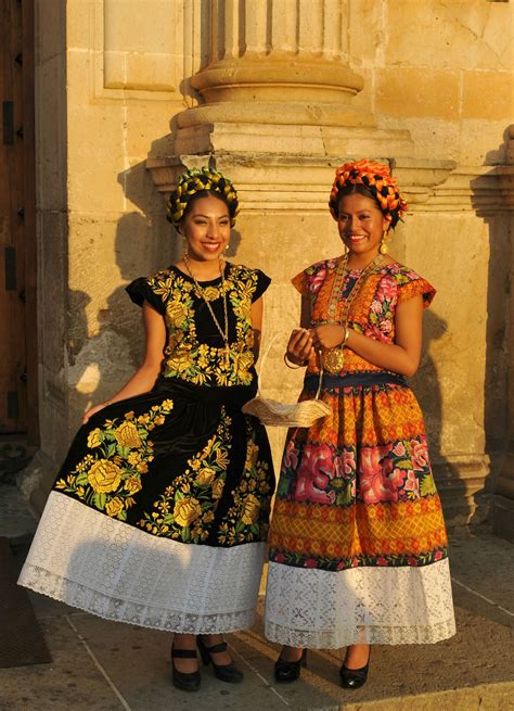 Sunset Women Oaxaca Mexico Con Imágenes Traje De Tehuana Traje