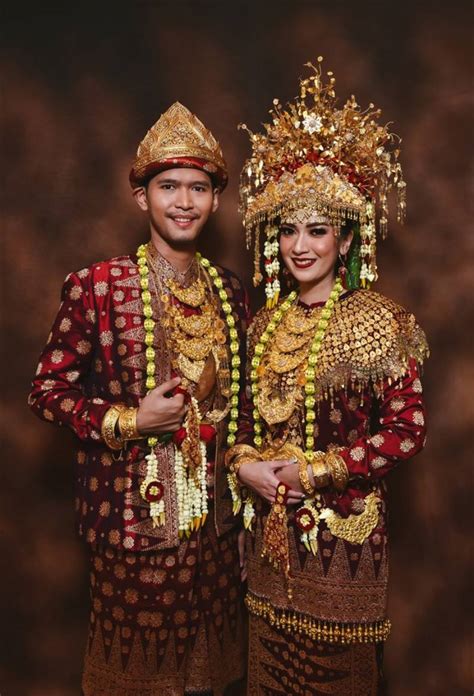 Pakaian Adat Suku Sunda Baju Adat Tradisional Images And Photos Finder