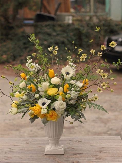 Beautiful Easter Flower Centerpieces To Bring Fresh Spring Into Your