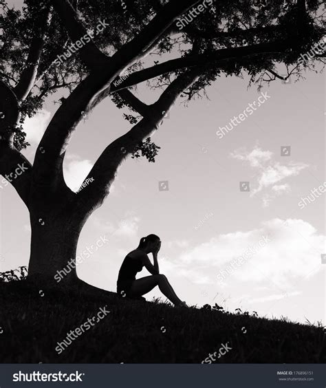 Silhouette Sad Woman Sitting Under Tree 스톡 사진 176896151 Shutterstock