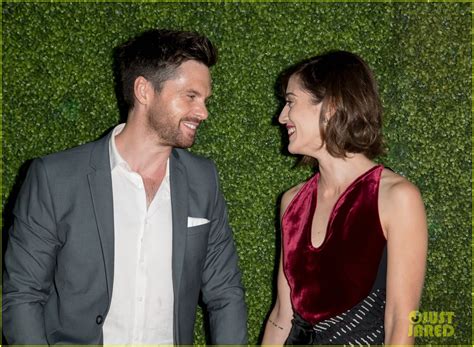 Lizzy Caplan And Fiance Tom Riley Couple Up At Cbs Cw Showtime Summer Tca Party Photo 3731183
