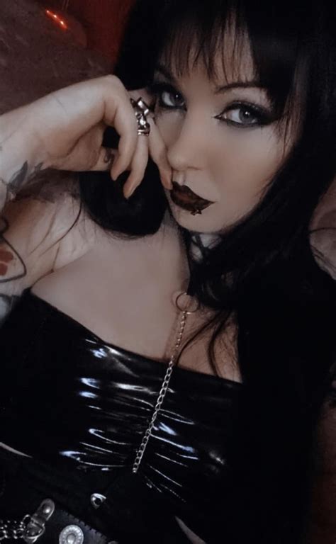 Just A Goth Selfie🖤🦇 R Selfie