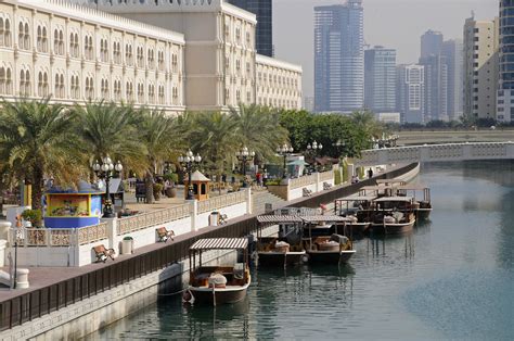 Qasba Kanal (2) | Sharjah | Pictures | United Arab Emirates in Global