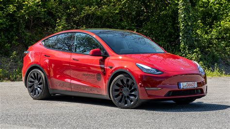 The tesla model y is finally reaching customers exactly one year after its official debut but, up until now. Tesla Model Y - AutoWeek.nl
