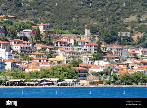 Grèce Ville Chateau Et Port De Nafpaktos Stock Photo Alamy