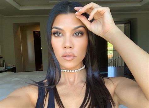 #socialmediatips #socialmedia #instagramtips #instagram #tips #how. Kourtney Kardashian Dazzles In New Viral Video | Celebrity ...
