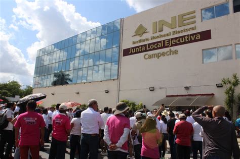 400 Personas Asistieron A La Marcha En Defensa Del INE En Campeche