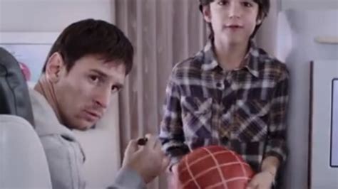 Vid O Lionel Messi Et Kobe Bryant Dans Un Pub Pour Turkish Airlines