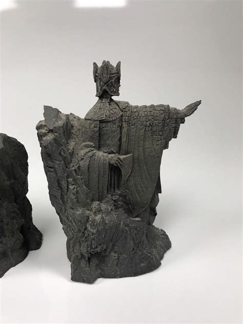 The Lord Of The Rings Gates Of Gondor Argonath Statue Bookends
