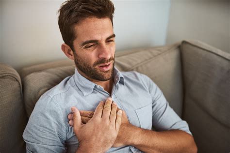 Chest Pain On Your Right Side Know When To Worry