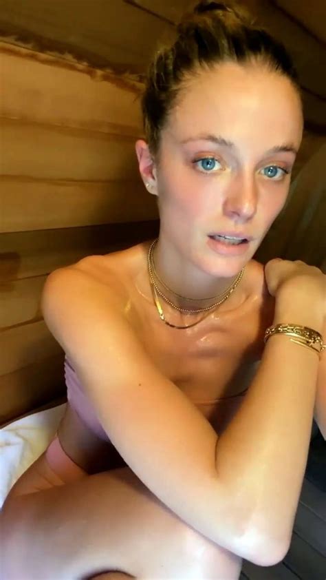 Kate Bock Looks Hot In The Gym And In The Sauna 5 Pics Video