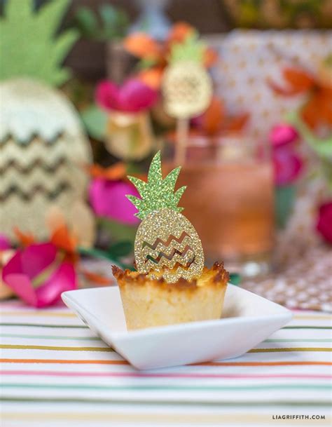 Host Your Own Luau Party With These Cute Diy Pineapple Party