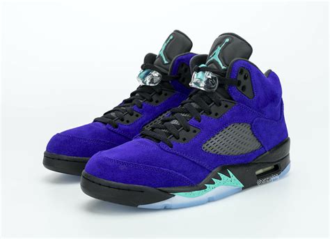 Jordan brand's air jordan 5 grape is one of the most beloved aj5 colorways of all time, and now it's getting a fresh twist thanks to an alternate grape makeup. Air Jordan 5 Alternate Grape Ice Black Clear New Emerald 136027-500 Release Date - SBD