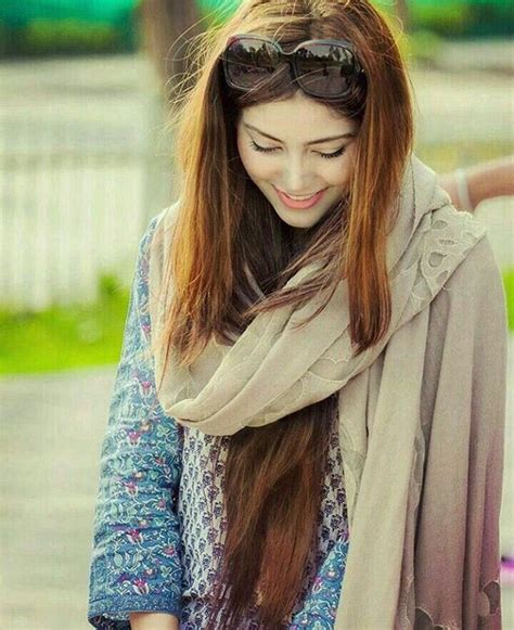 pin by manahil khan khan on ɢɪʀʟ s ᴅᴘᴢᴢ stylish girl images cute girl poses beautiful dpz