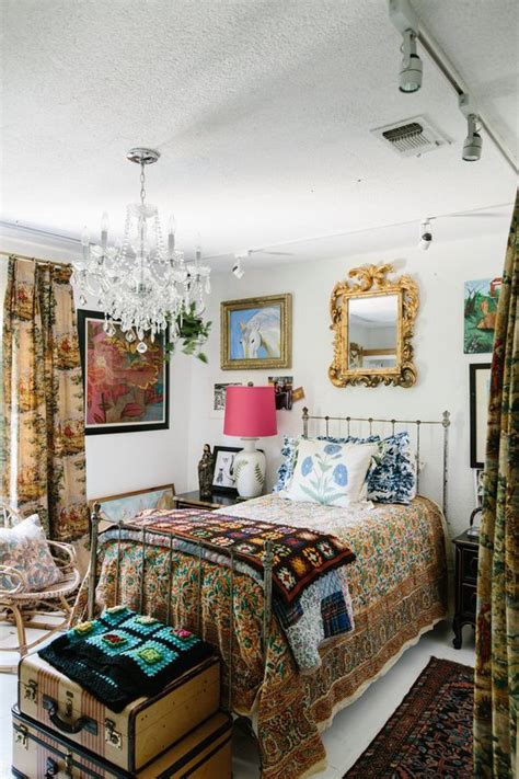 38 Unique And Bold Maximalist Bedroom Decor Ideas Digsdigs Eclectic