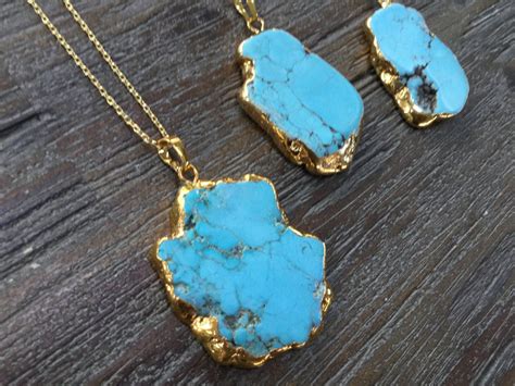 Turquoise Pendant Gold Necklace