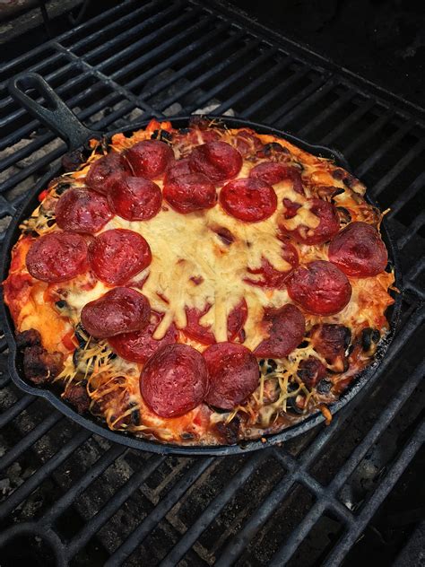 Chicago Style Cast Iron Skillet Deep Dish Pizza Rcastironcooking