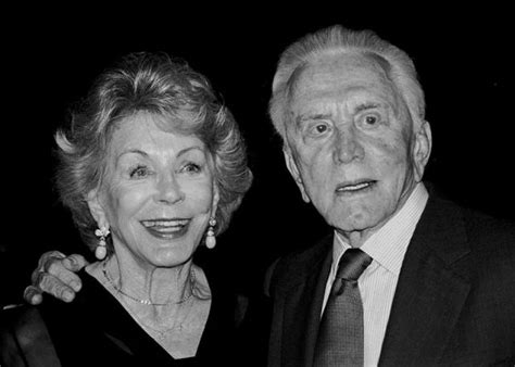 Самые новые твиты от anne douglas (@annedouglas7): Quid - Kirk Douglas tiene 102 años, ¡y su esposa acaba de ...