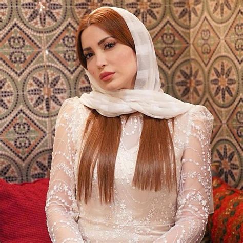 Jul 19, 2021 · المداح هو المسلسل الثالث للفنانة نسـرين طافش في الدراما المصرية، فقد سبق وشاركت في مسلسل ختم النسر مع الفنان أحمد صلاح حسني ومسلسل الوجه الآخر مع الفنان ماجد المصري، وتستعد حاليًا لتصوير فيلم جديد هو أموال عامة مع الفنان هاني سلامة. نسرين طافش بالحجاب خلال كواليس مسلسل المداح "صور" رمضان ...