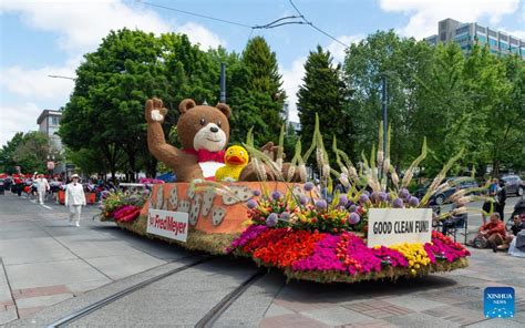 Grand Floral Parade Held During Portland Rose Festival Xinhua