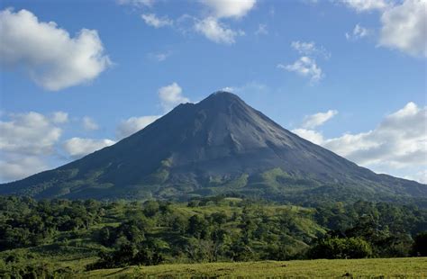 Spend Labor Day Somewhere New Visit Costa Rica And The Arenal Volcano