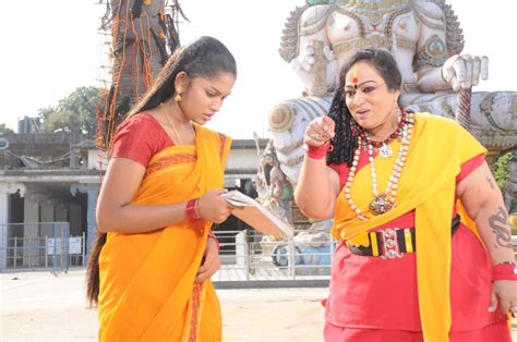 13m Pakkam Parkka Tamil Movie Stills Nalini Sri Priyanka