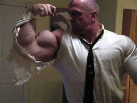 He goes through a lot of shirts. | Bodybuilding motivation ...