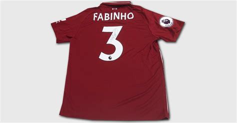 Sichert euch das neue fc liverpool trikot im sale für nur noch 71,99€ und spart so 20% gegenüber dem orginalpreis! Fabinhos original signiertes FC Liverpool-Trikot
