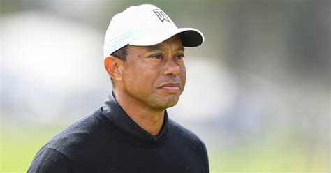 tiger woods apologizes after handing fellow golfer a tampon during tournament