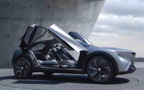 Gm Unveils Buick Electra Electric Crossover Concept Claims Over 400