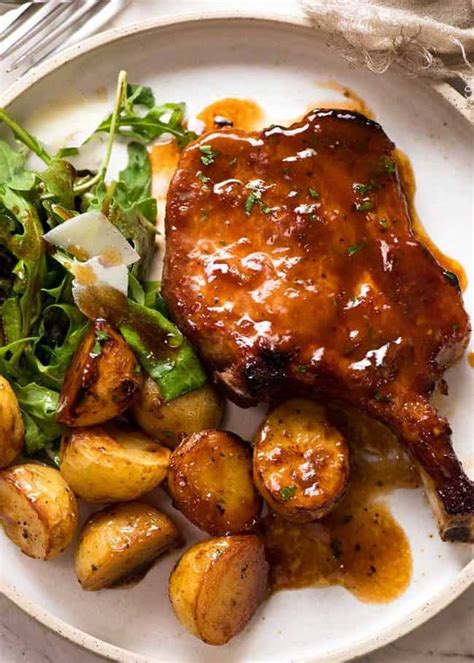 Oven Baked Pork Chops With Potatoes / 12 Cooking Videos