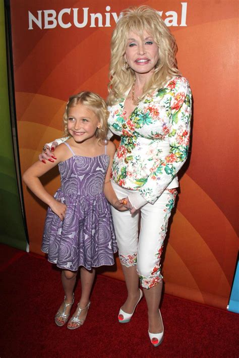 Los Angeles Aug 13 Alyvia Alyn Lind Dolly Parton At The