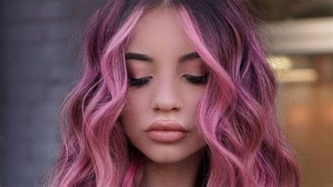 Pink balayage las mechas rosas para el pelo castaño que rejuvenecen tus facciones El Colectivo