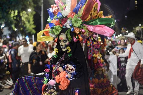 Día De Los Muertos Is A Colorful Tradition To Remember Loved Ones Here