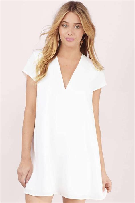 Fun And Flowy White Shift Dress That Belongs In Your Closet Now