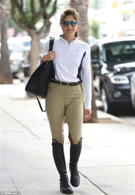 Selma Blair Gets Coffee Before Horse Riding Session Daily Mail Online