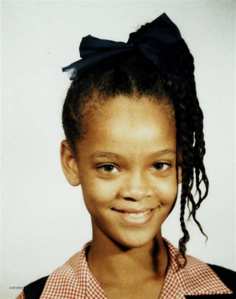 Rihanna Was Selling Clothes On The Street Until She Was 15 Verge Campus