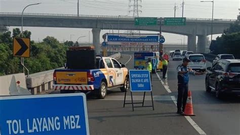 Tol Mbz Ditutup Sementara Dampak Macet Parah Di Ruas Cikampek Km