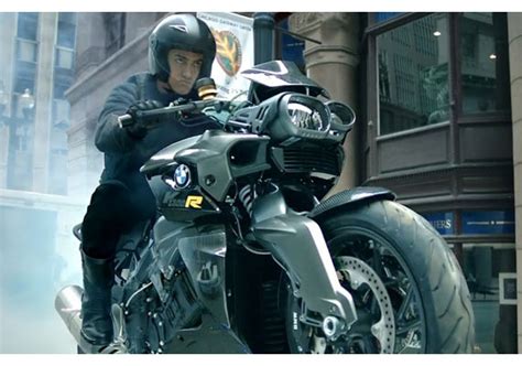 I pity the poor tourist who comes to flat chicago expecting to see the mountains jai stares at out of his lakefront penthouse window. Know everything about Aamir Khan's Dhoom 3 bike - BMW K1300R