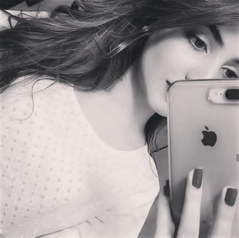 Best Iphone Selfie Profile Picture For Girls Girls Dp Stylish Girls Image