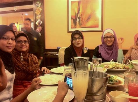 Makanan di negeri pahang ini memang sedap kerana mendapat pengaruh dari masakan jadi kalau anda bercuti di kuantan, bab makan memang puas hati. BREAKING THE IMPOSSIBLE : Tempat Makan Best di Kuantan ...